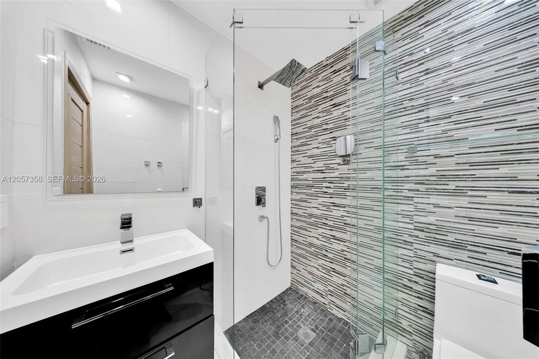 В аренду: $5,700 (3 спален, 2 ванн, 1411 Квадратных фут)