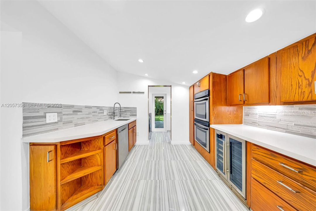 В аренду: $5,700 (3 спален, 2 ванн, 1411 Квадратных фут)
