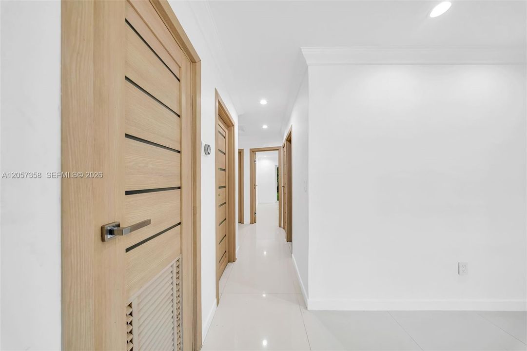 В аренду: $5,700 (3 спален, 2 ванн, 1411 Квадратных фут)