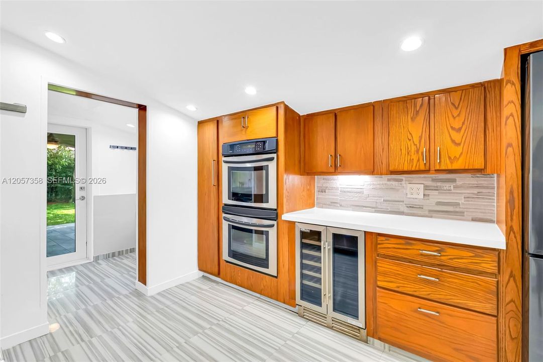 В аренду: $5,700 (3 спален, 2 ванн, 1411 Квадратных фут)