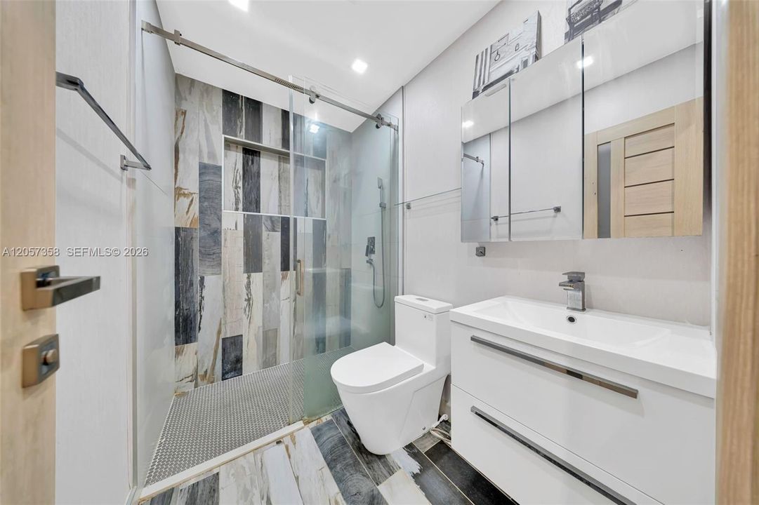 В аренду: $5,700 (3 спален, 2 ванн, 1411 Квадратных фут)