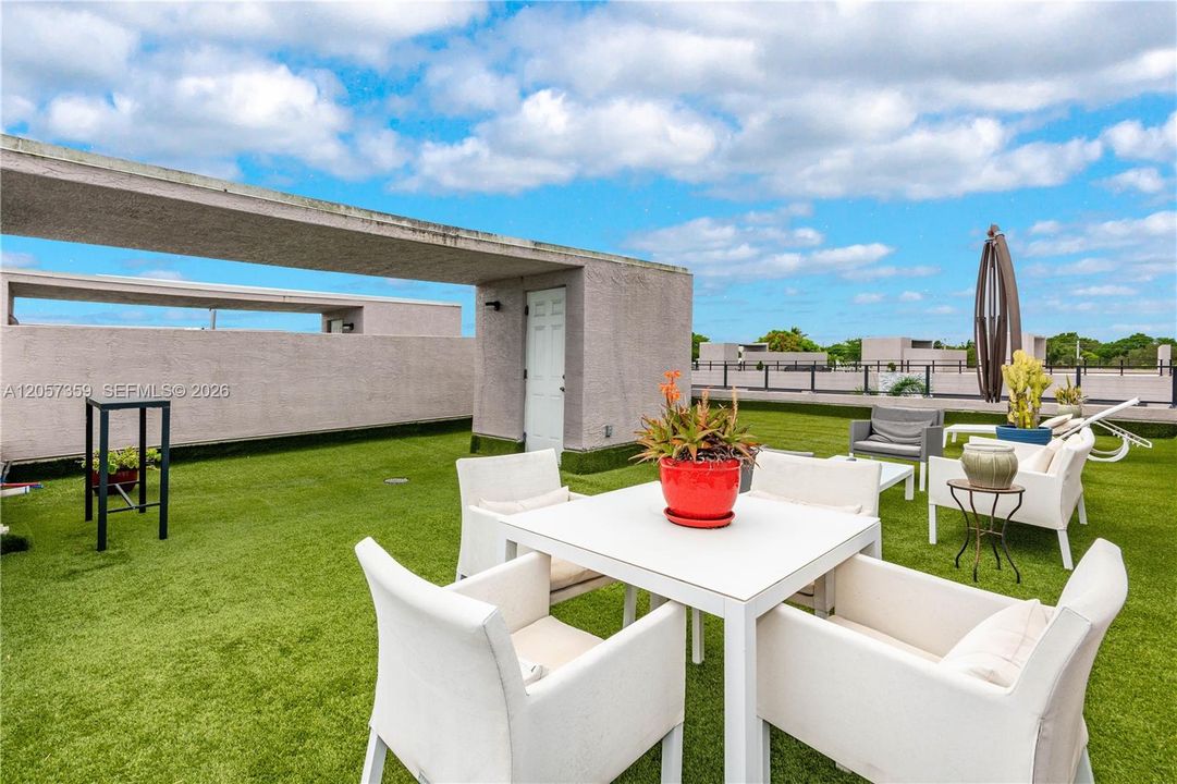 На продажу: $725,000 (3 спален, 2 ванн, 1787 Квадратных фут)