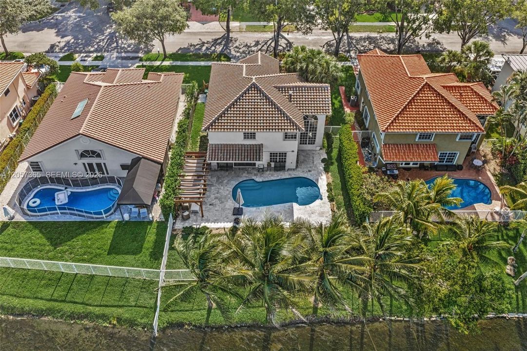 На продажу: $975,000 (3 спален, 2 ванн, 2121 Квадратных фут)