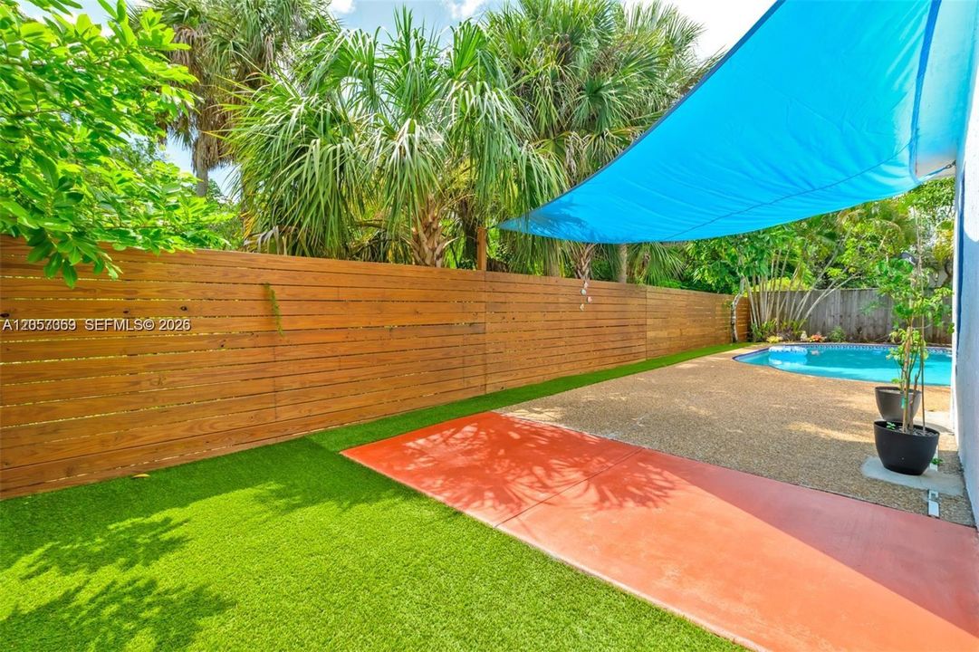 For Rent: $3,300 (3 beds, 2 baths, 2200 Square Feet)