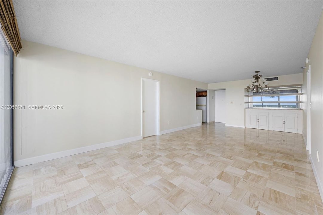 В аренду: $2,600 (2 спален, 2 ванн, 1011 Квадратных фут)