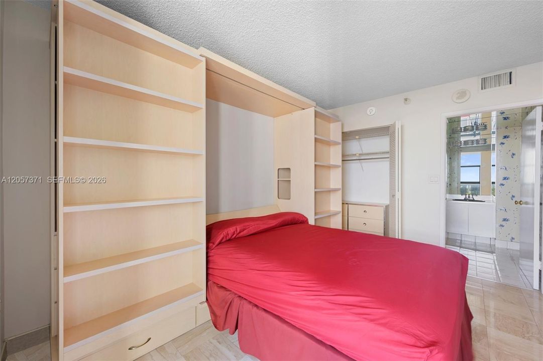 В аренду: $2,600 (2 спален, 2 ванн, 1011 Квадратных фут)