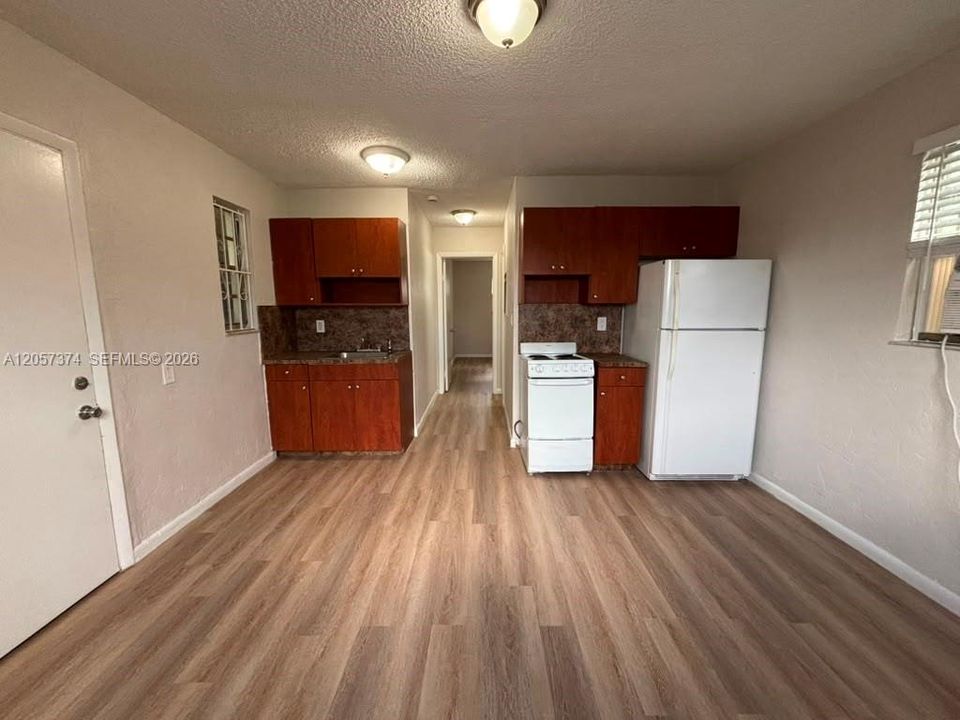 В аренду: $1,425 (1 спален, 1 ванн, 500 Квадратных фут)