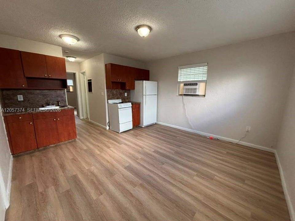 В аренду: $1,425 (1 спален, 1 ванн, 500 Квадратных фут)