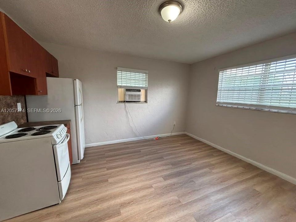 В аренду: $1,425 (1 спален, 1 ванн, 500 Квадратных фут)
