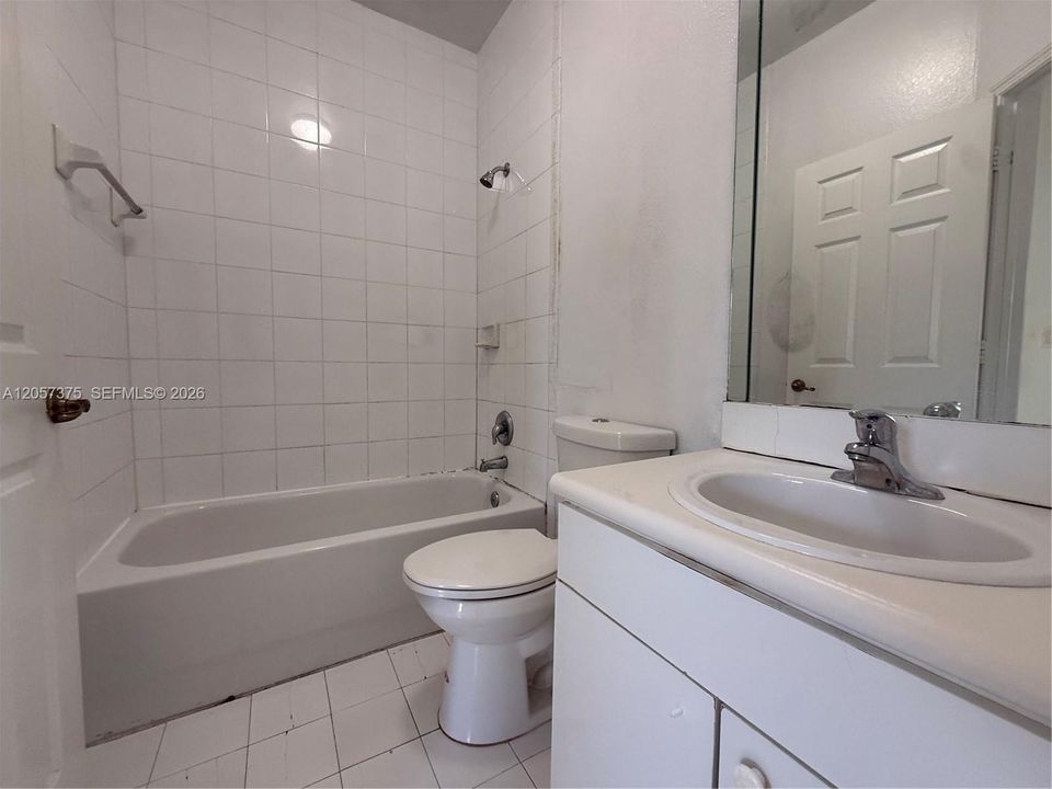 На продажу: $399,000 (4 спален, 3 ванн, 1661 Квадратных фут)