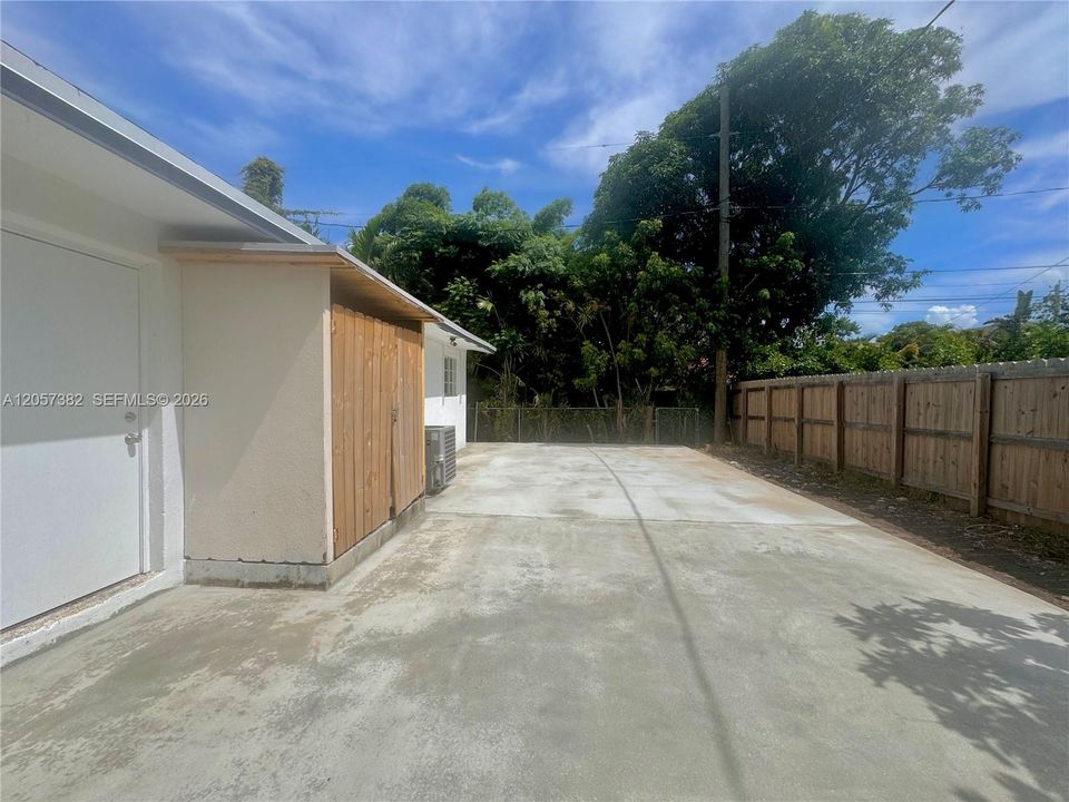 For Sale: $980,000 (0 beds, 0 baths, 1645 Square Feet)