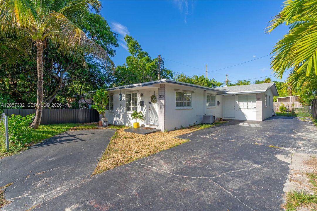 For Sale: $980,000 (0 beds, 0 baths, 1645 Square Feet)