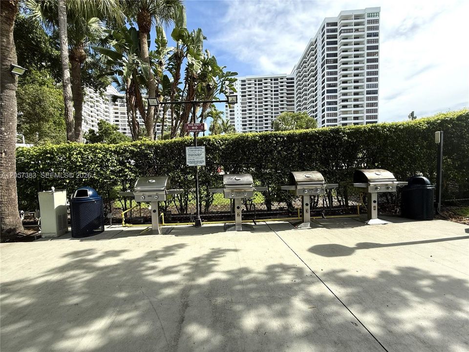 For Sale: $345,000 (2 beds, 2 baths, 1280 Square Feet)