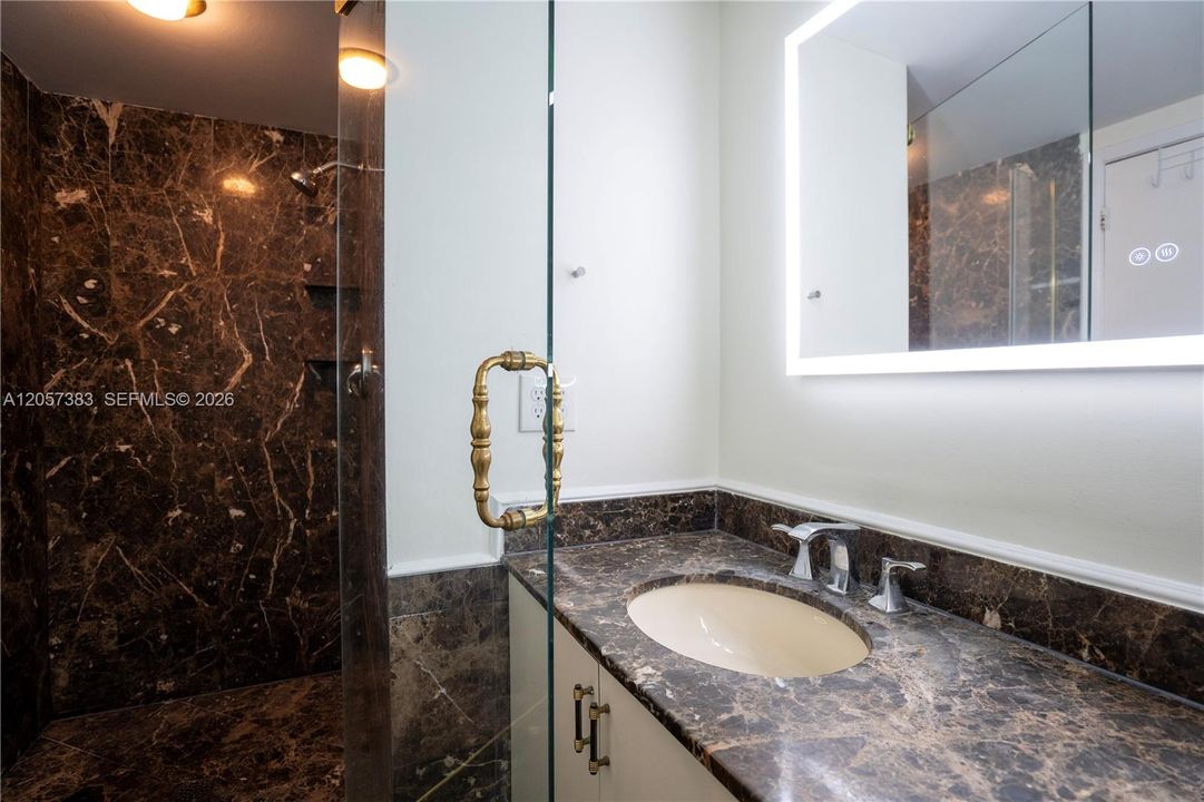 For Sale: $345,000 (2 beds, 2 baths, 1280 Square Feet)
