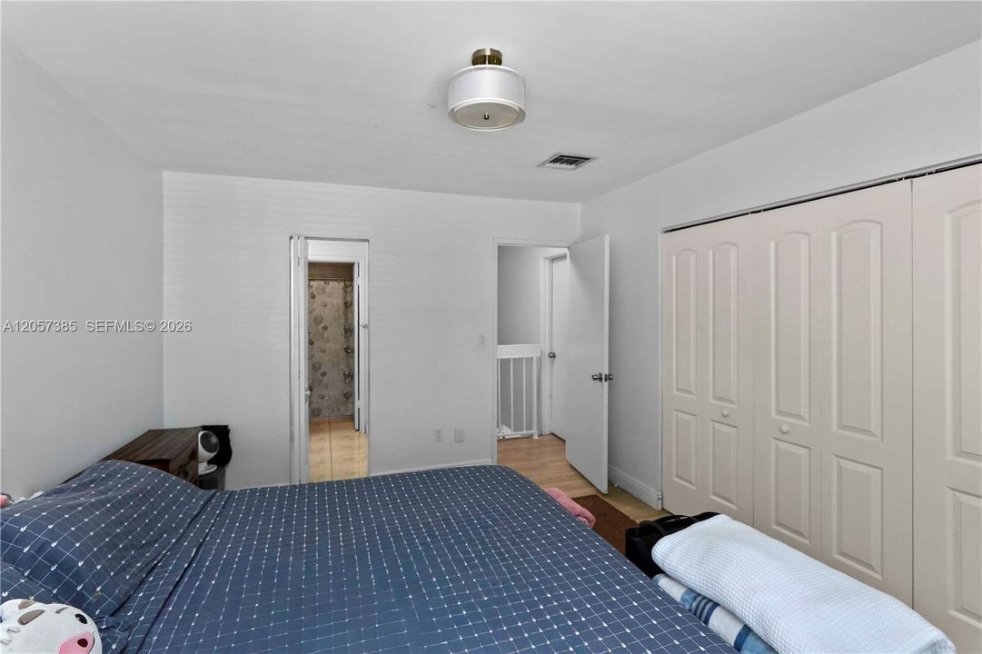 For Sale: $409,000 (2 beds, 1 baths, 1066 Square Feet)