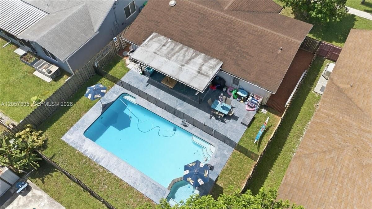 На продажу: $559,990 (3 спален, 2 ванн, 1470 Квадратных фут)