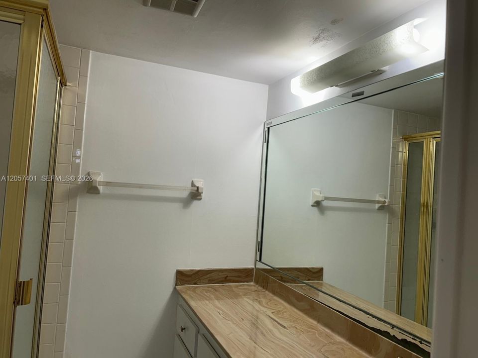 En Renta: $1,750 (2 camas, 2 baños, 880 Pies cuadrados)