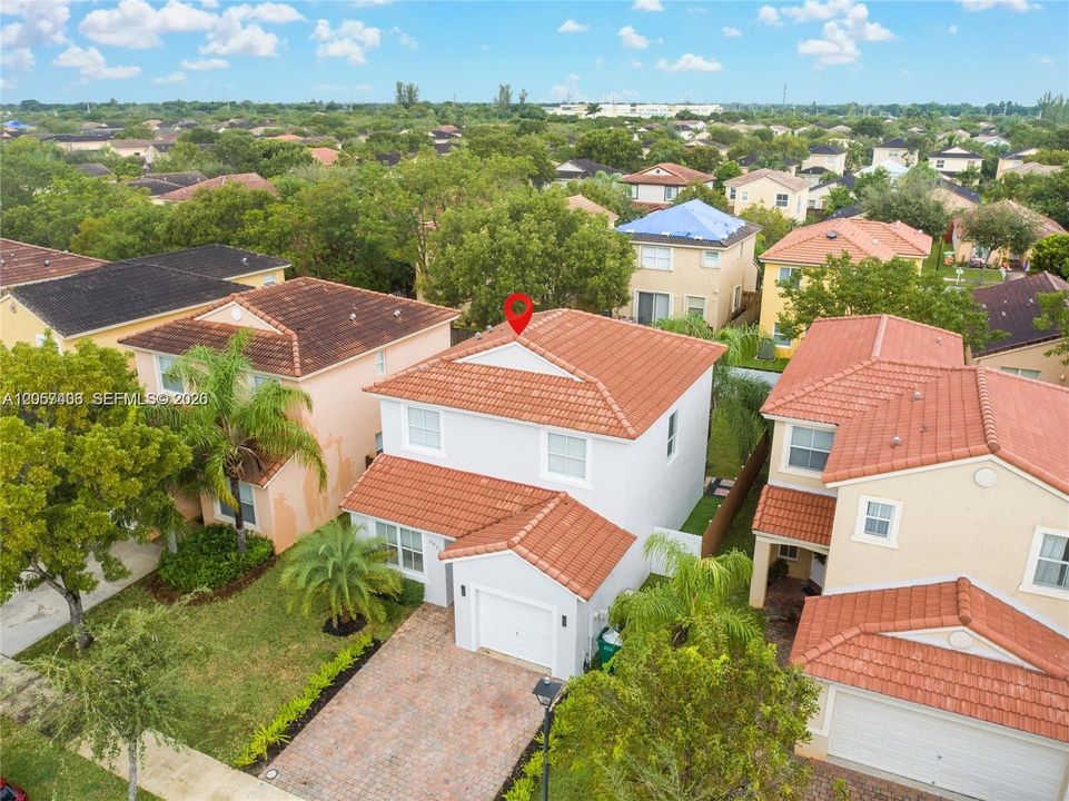 На продажу: $465,000 (4 спален, 2 ванн, 1693 Квадратных фут)