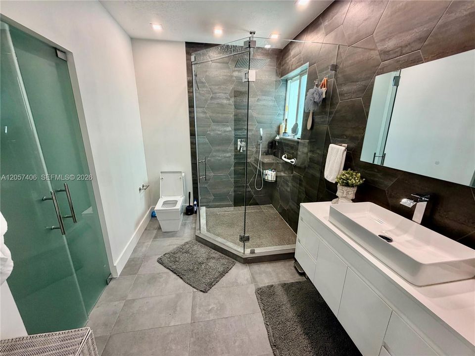 На продажу: $465,000 (4 спален, 2 ванн, 1693 Квадратных фут)