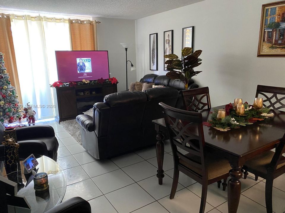En Renta: $2,000 (2 camas, 2 baños, 960 Pies cuadrados)