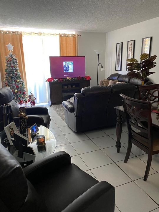En Renta: $2,000 (2 camas, 2 baños, 960 Pies cuadrados)