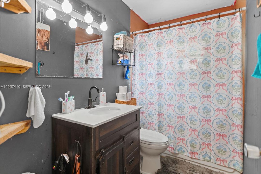 For Sale: $364,000 (3 beds, 1 baths, 1056 Square Feet)