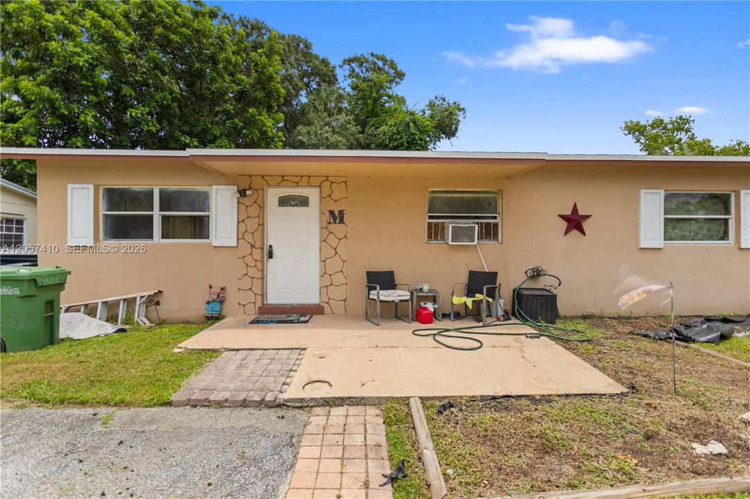 For Sale: $364,000 (3 beds, 1 baths, 1056 Square Feet)