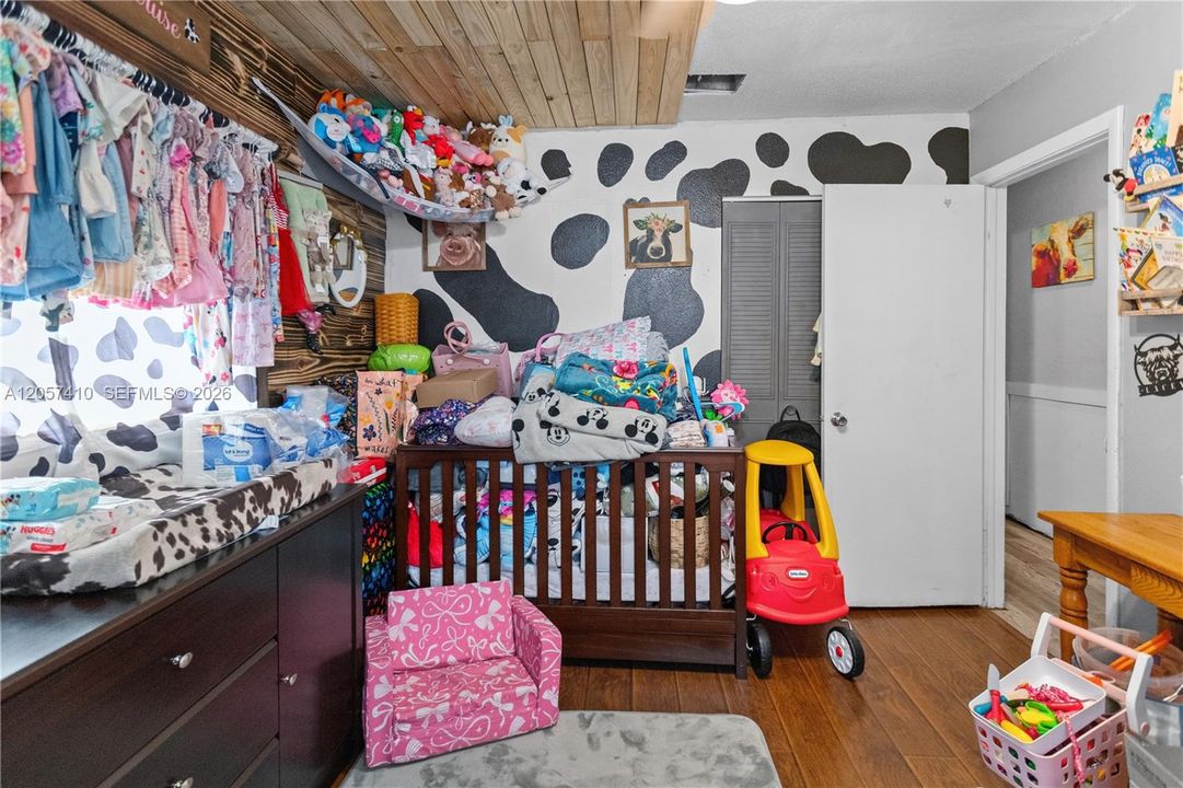 For Sale: $364,000 (3 beds, 1 baths, 1056 Square Feet)
