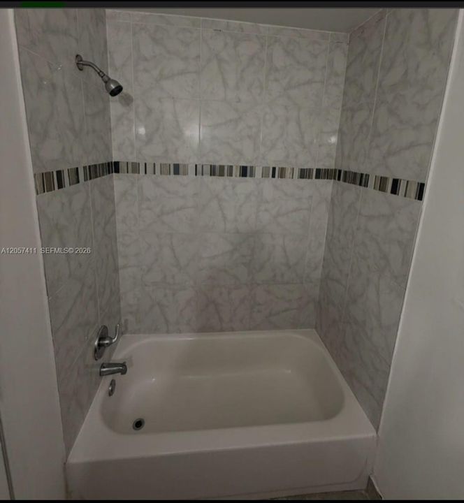 En Renta: $2,000 (2 camas, 2 baños, 2645 Pies cuadrados)