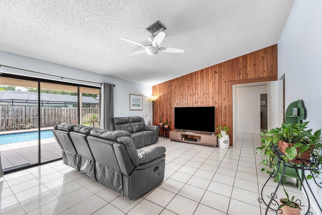 015-1217Northwest111thWay-CoralSprings-F