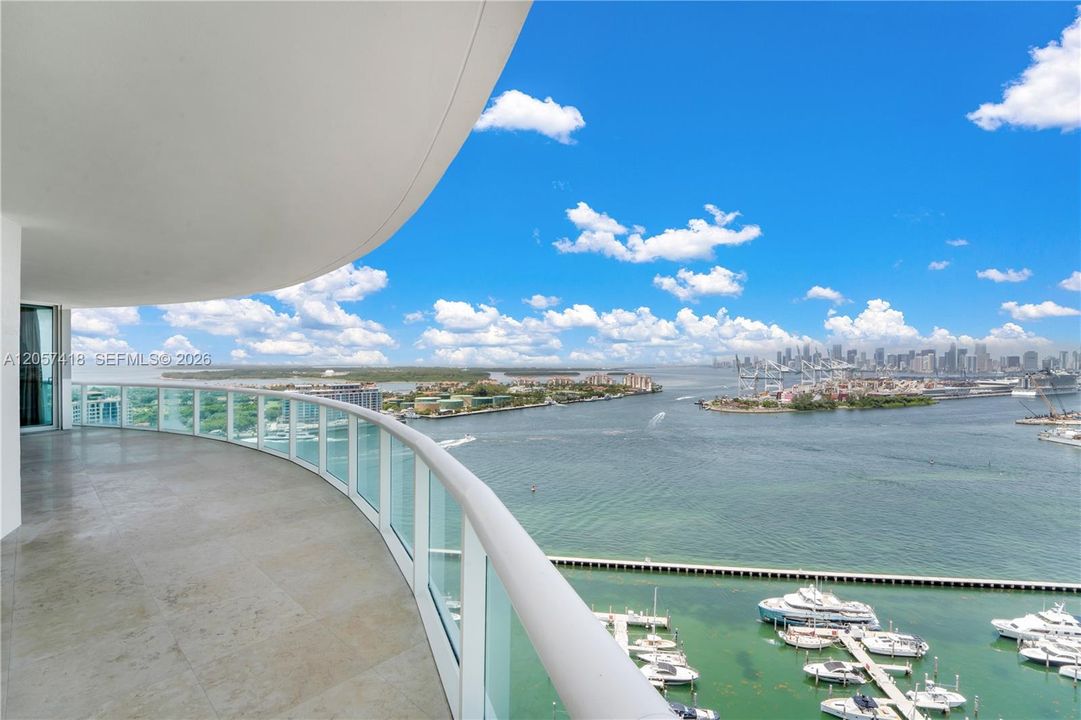 En Venta: $11,000,000 (3 camas, 3 baños, 3365 Pies cuadrados)