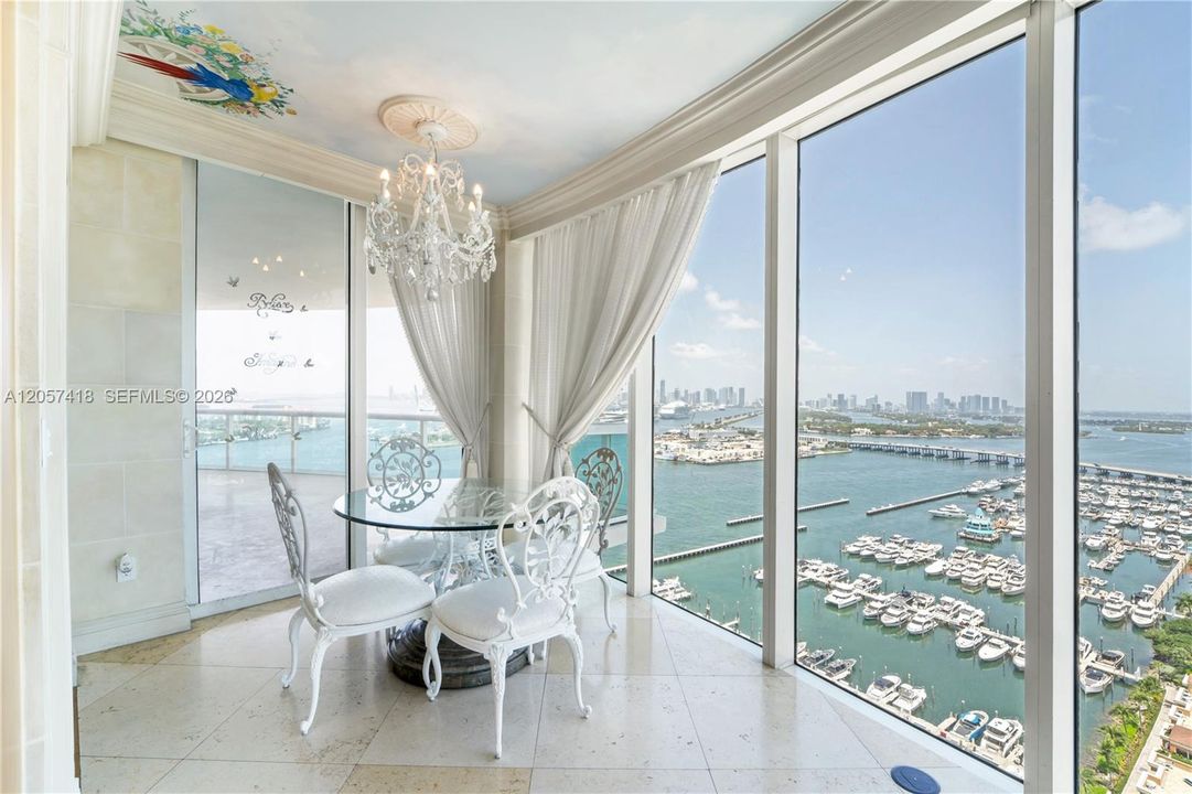 En Venta: $11,000,000 (3 camas, 3 baños, 3365 Pies cuadrados)