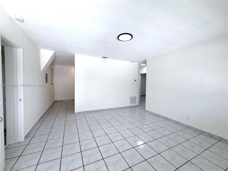 В аренду: $2,700 (3 спален, 1 ванн, 1468 Квадратных фут)