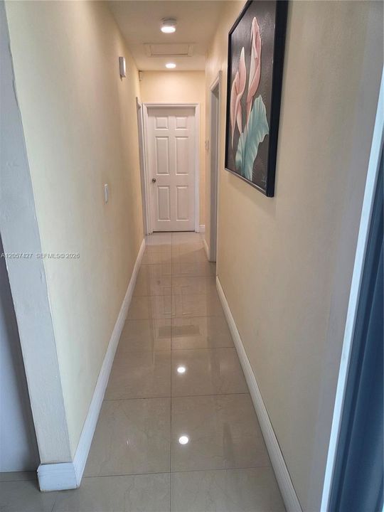 En Venta: $825,000 (4 camas, 2 baños, 1780 Pies cuadrados)