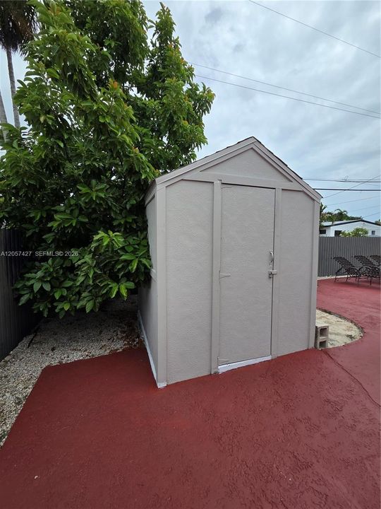 En Venta: $825,000 (4 camas, 2 baños, 1780 Pies cuadrados)