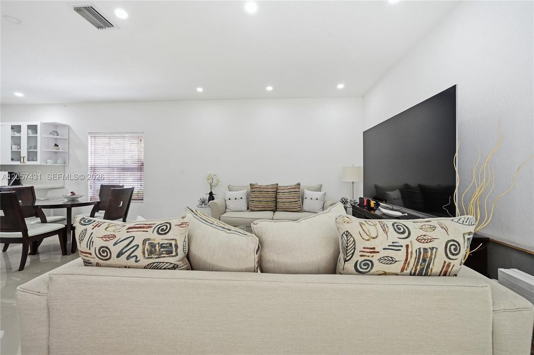 En Renta: $2,850 (3 camas, 2 baños, 1251 Pies cuadrados)