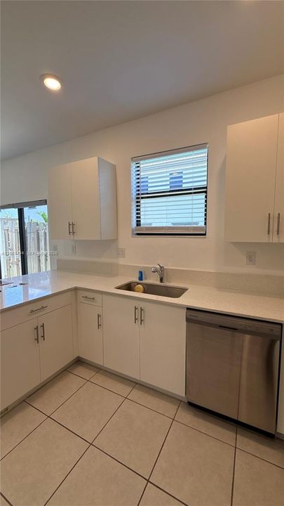 В аренду: $2,650 (3 спален, 2 ванн, 1442 Квадратных фут)