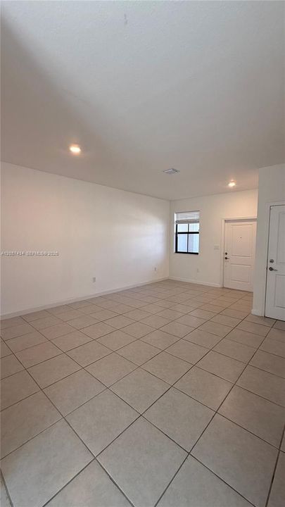 В аренду: $2,650 (3 спален, 2 ванн, 1442 Квадратных фут)