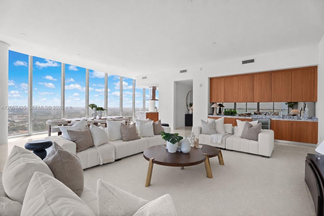 : $9,100,000 (5 beds, 6 baths, 4735 Square Feet)
