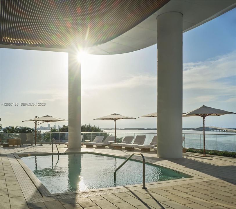 : $9,100,000 (5 beds, 6 baths, 4735 Square Feet)