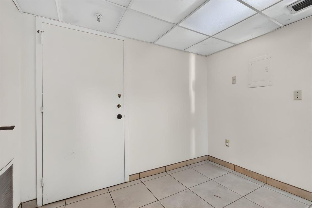 11-web-or-mls-8H3A9078 furniture removed
