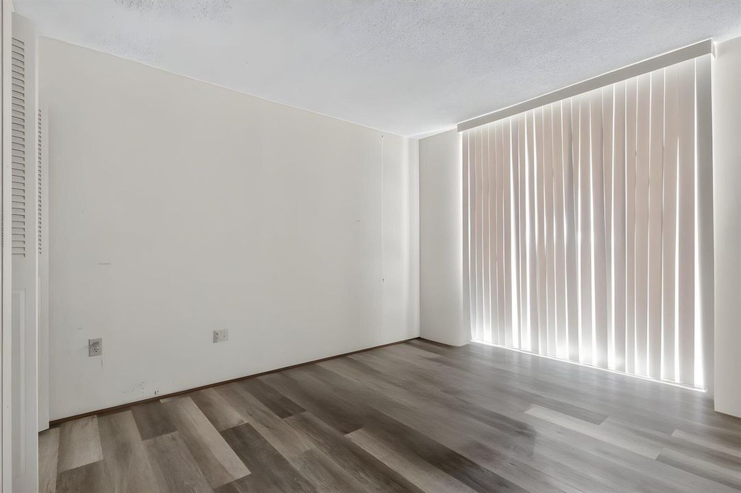15-web-or-mls-8H3A9154 furniture removed