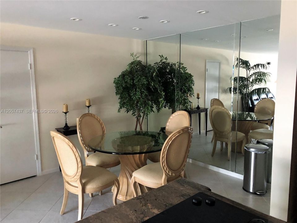 В аренду: $2,580 (2 спален, 2 ванн, 1200 Квадратных фут)