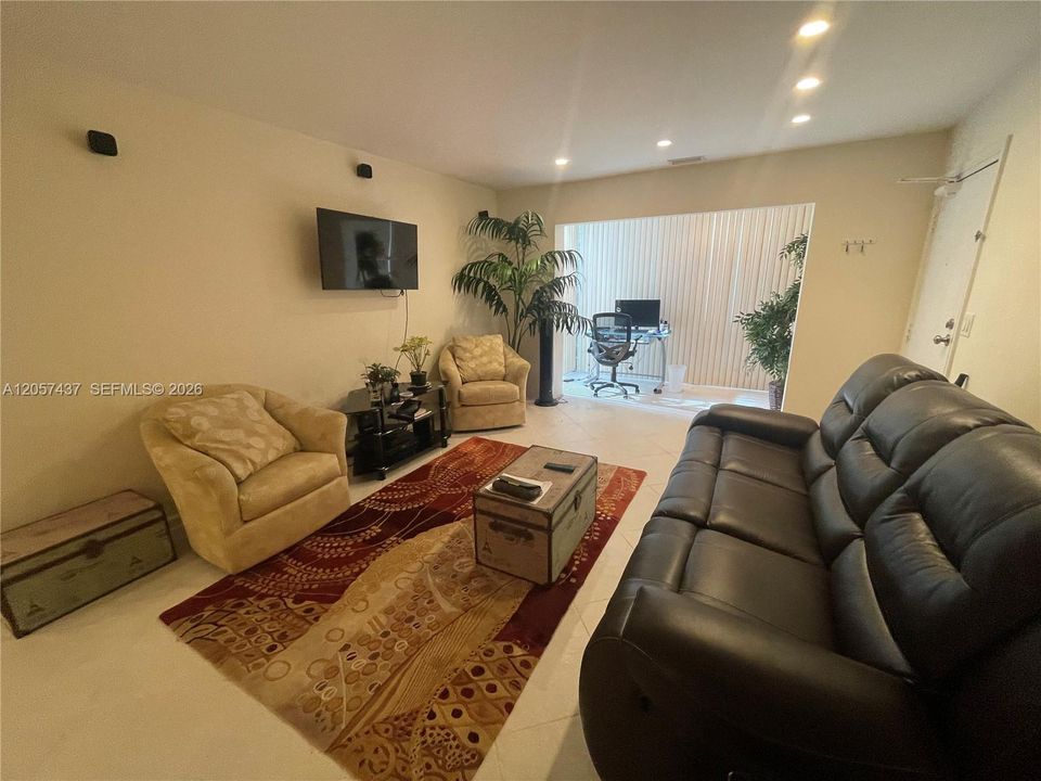 В аренду: $2,580 (2 спален, 2 ванн, 1200 Квадратных фут)