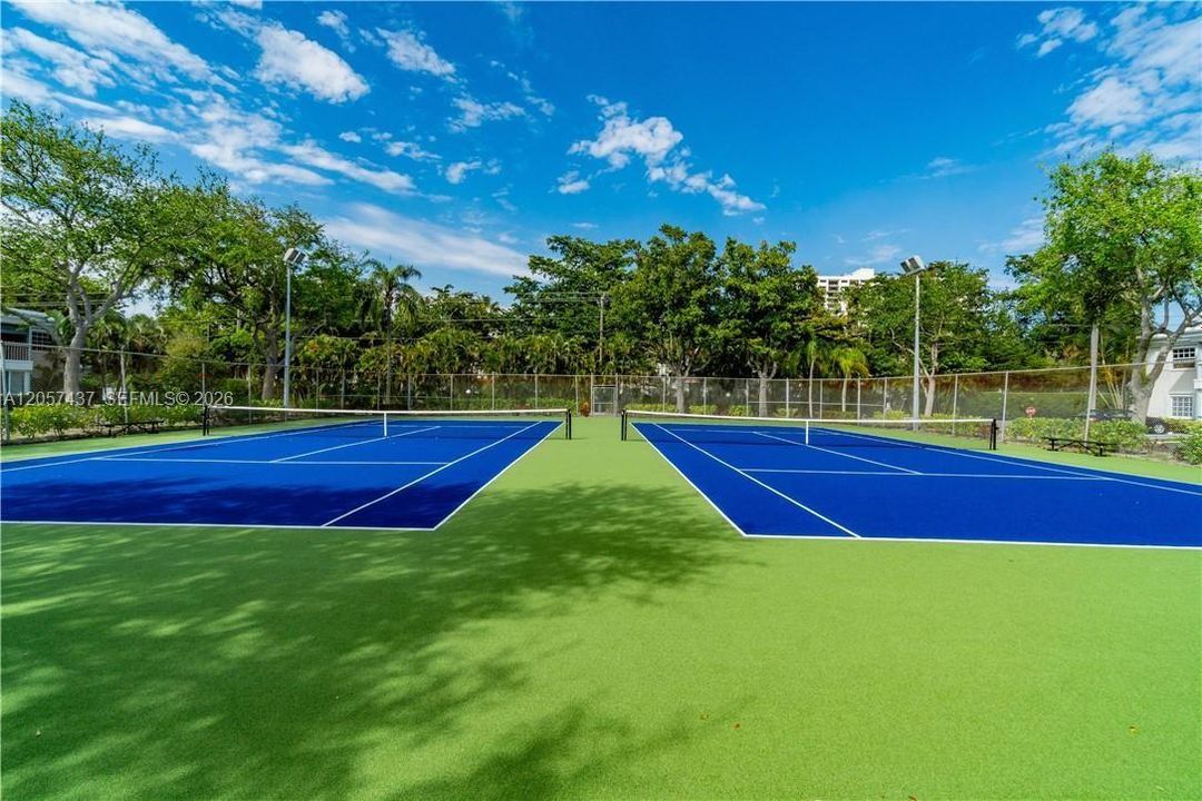 В аренду: $2,580 (2 спален, 2 ванн, 1200 Квадратных фут)