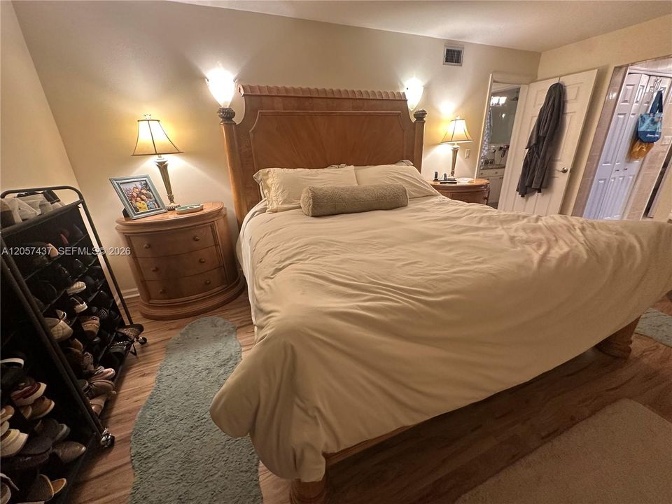 В аренду: $2,580 (2 спален, 2 ванн, 1200 Квадратных фут)