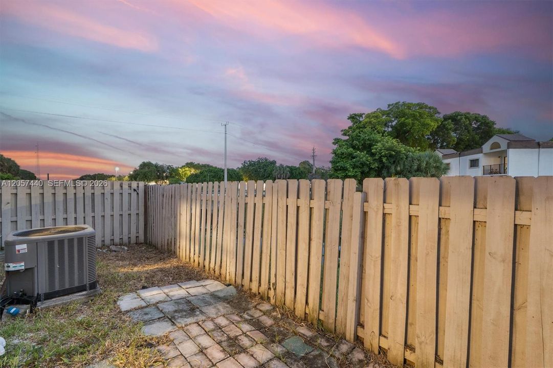 На продажу: $475,000 (3 спален, 2 ванн, 1611 Квадратных фут)