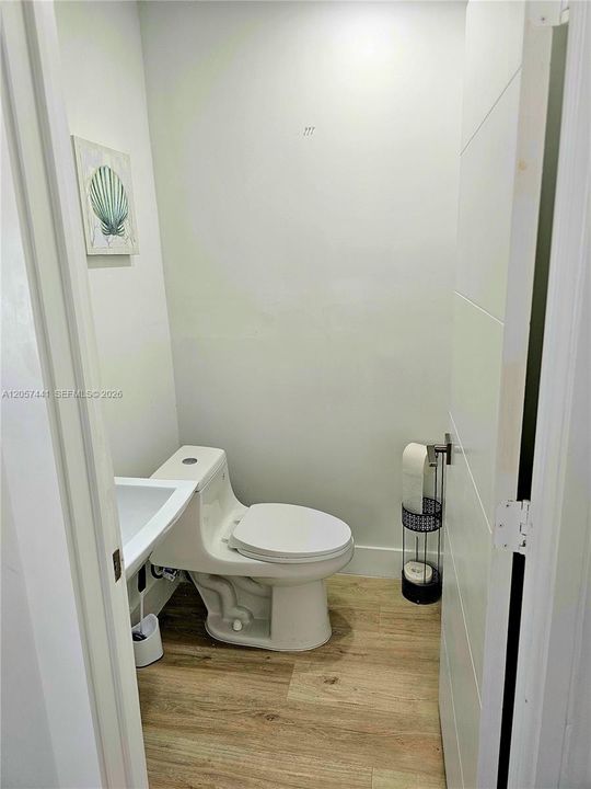 В аренду: $5,500 (3 спален, 2 ванн, 1268 Квадратных фут)