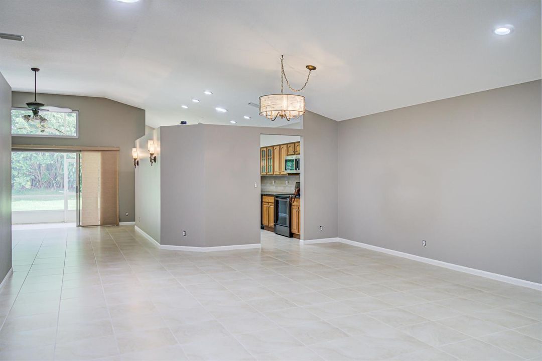 DSC05682_3_4_5_6_Real Estate Interior 2