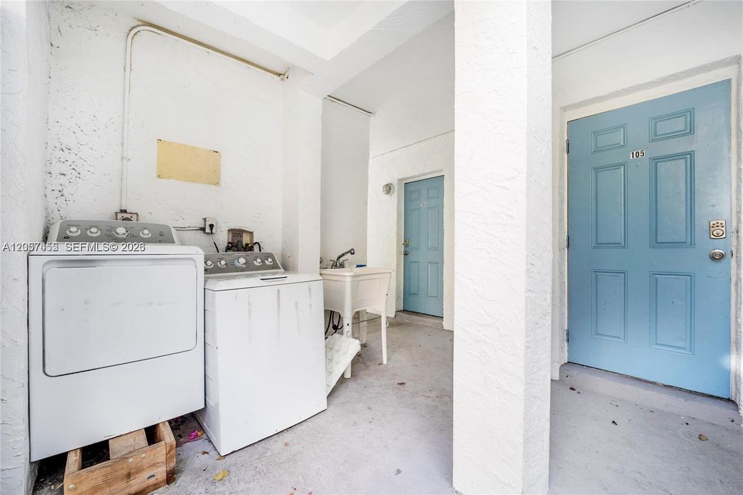 В аренду: $1,800 (1 спален, 1 ванн, 5016 Квадратных фут)